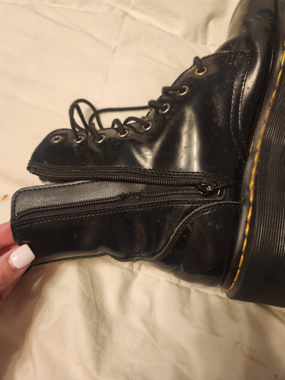 Dr. Martens Boots W 9.5 Or Mens 8 - Picture 6 of 8
